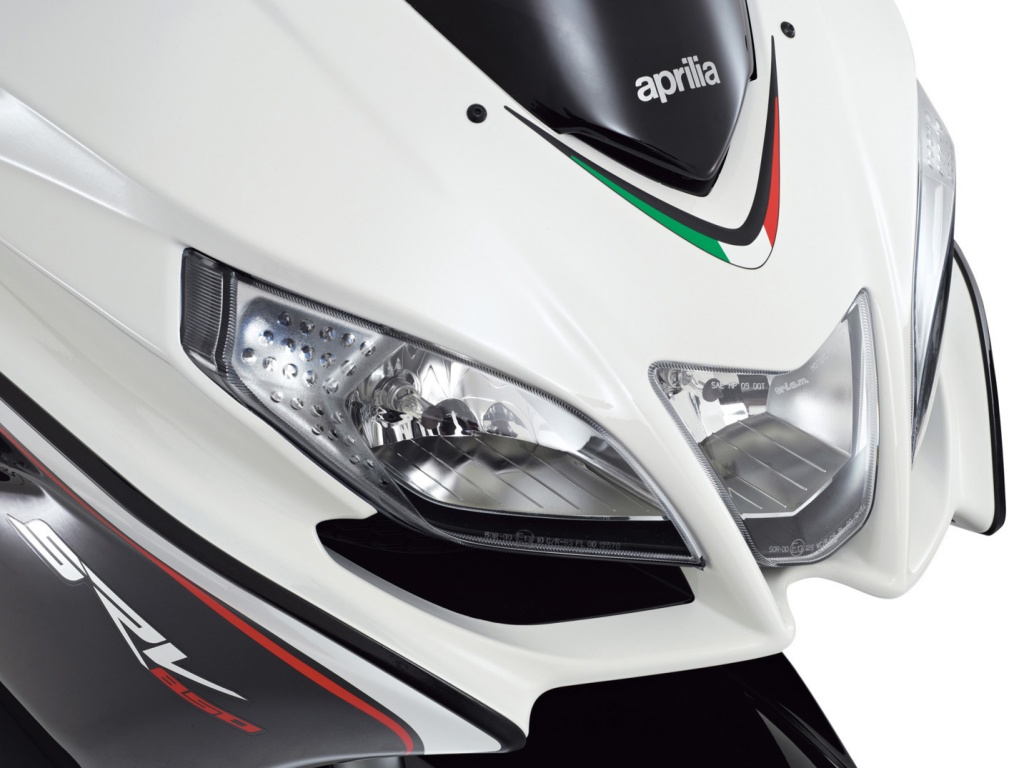 Фото скутера Aprilia SRV 850 ABS